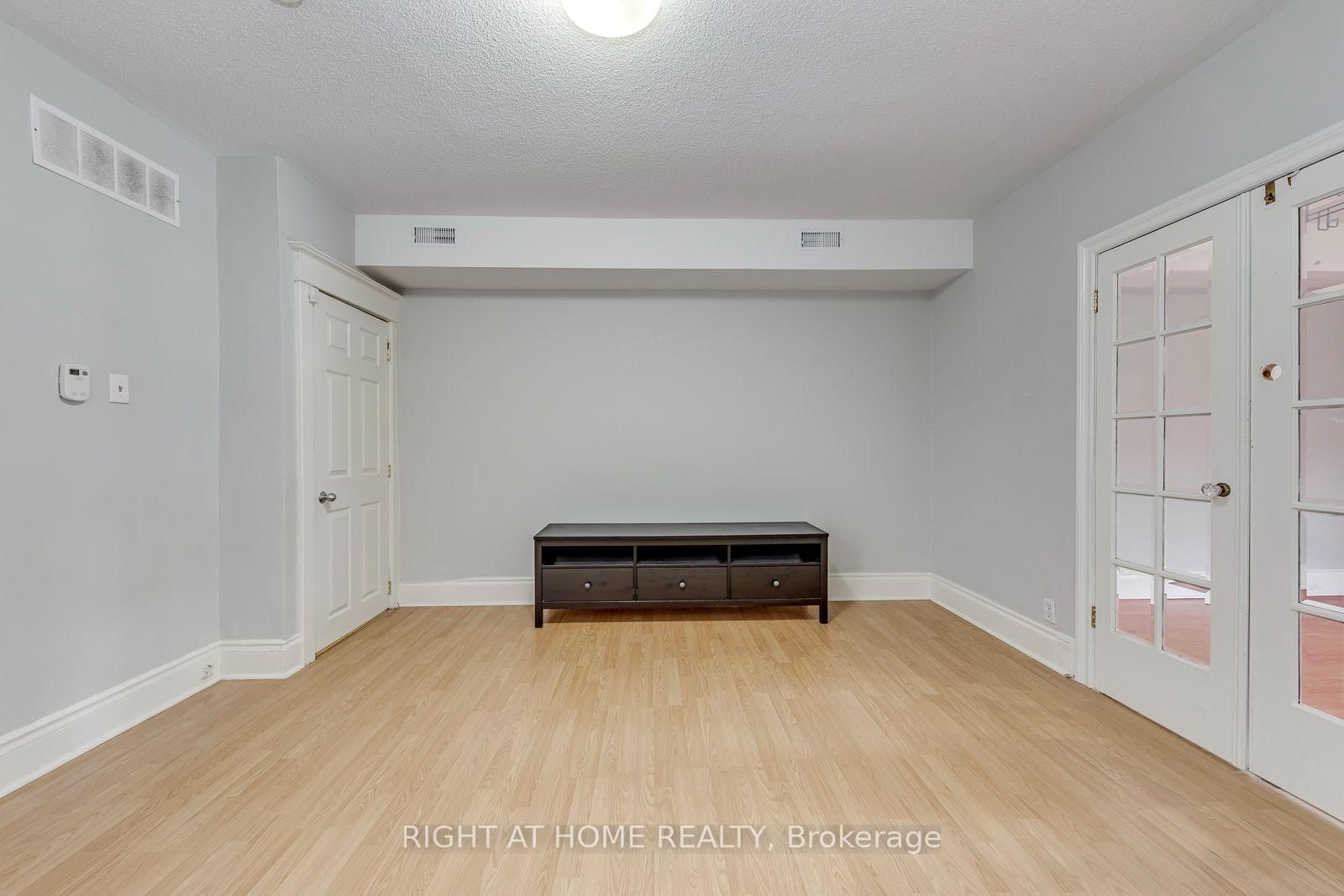 A-3146 Dundas St St, Toronto, view 5