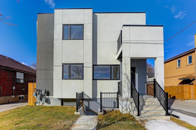 Lowr Rr - 2004 Lawrence Avenue W