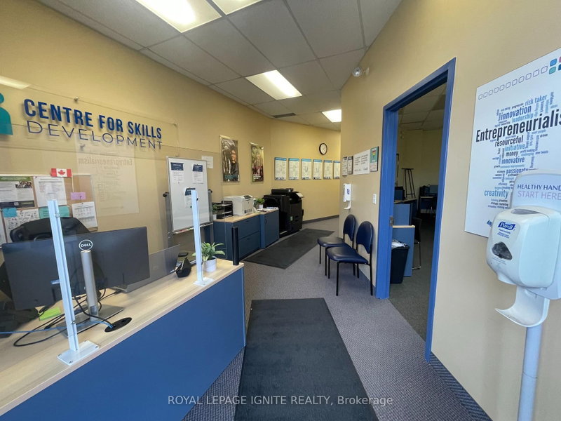 1395 Abbeywood Dr photo 3