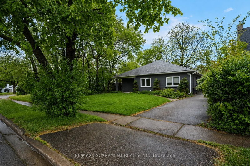 16 Woodward Avenue