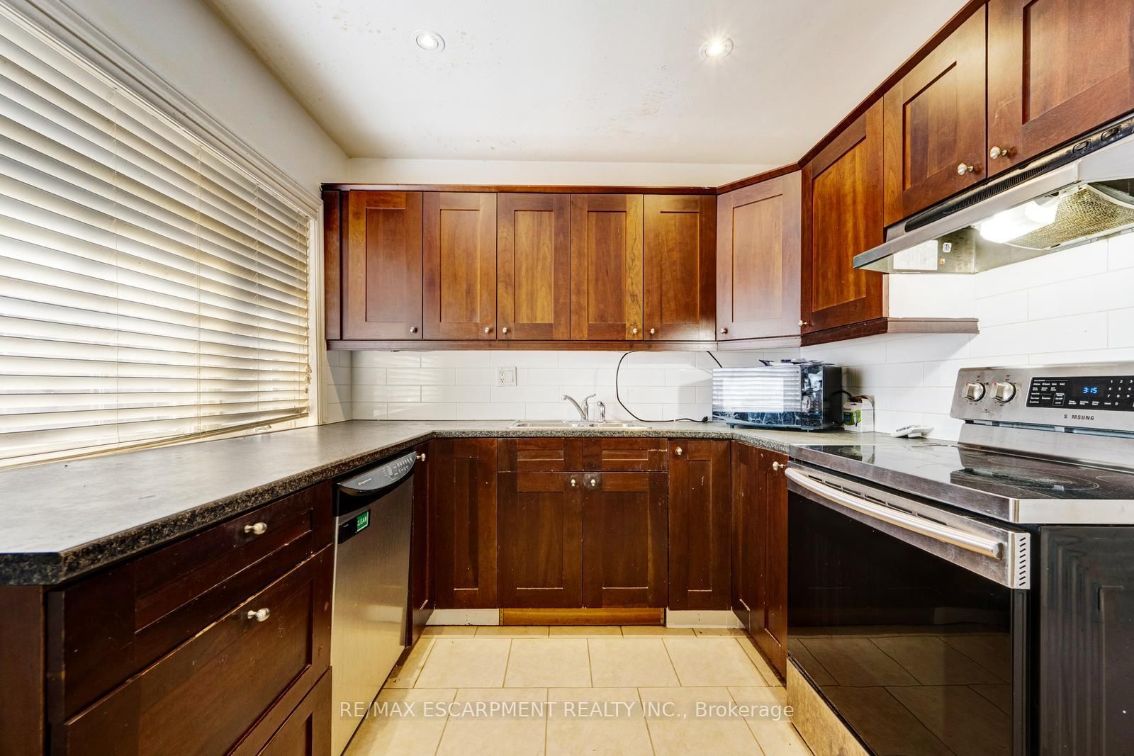 16 Woodward Avenue • Brampton, ON photo 11