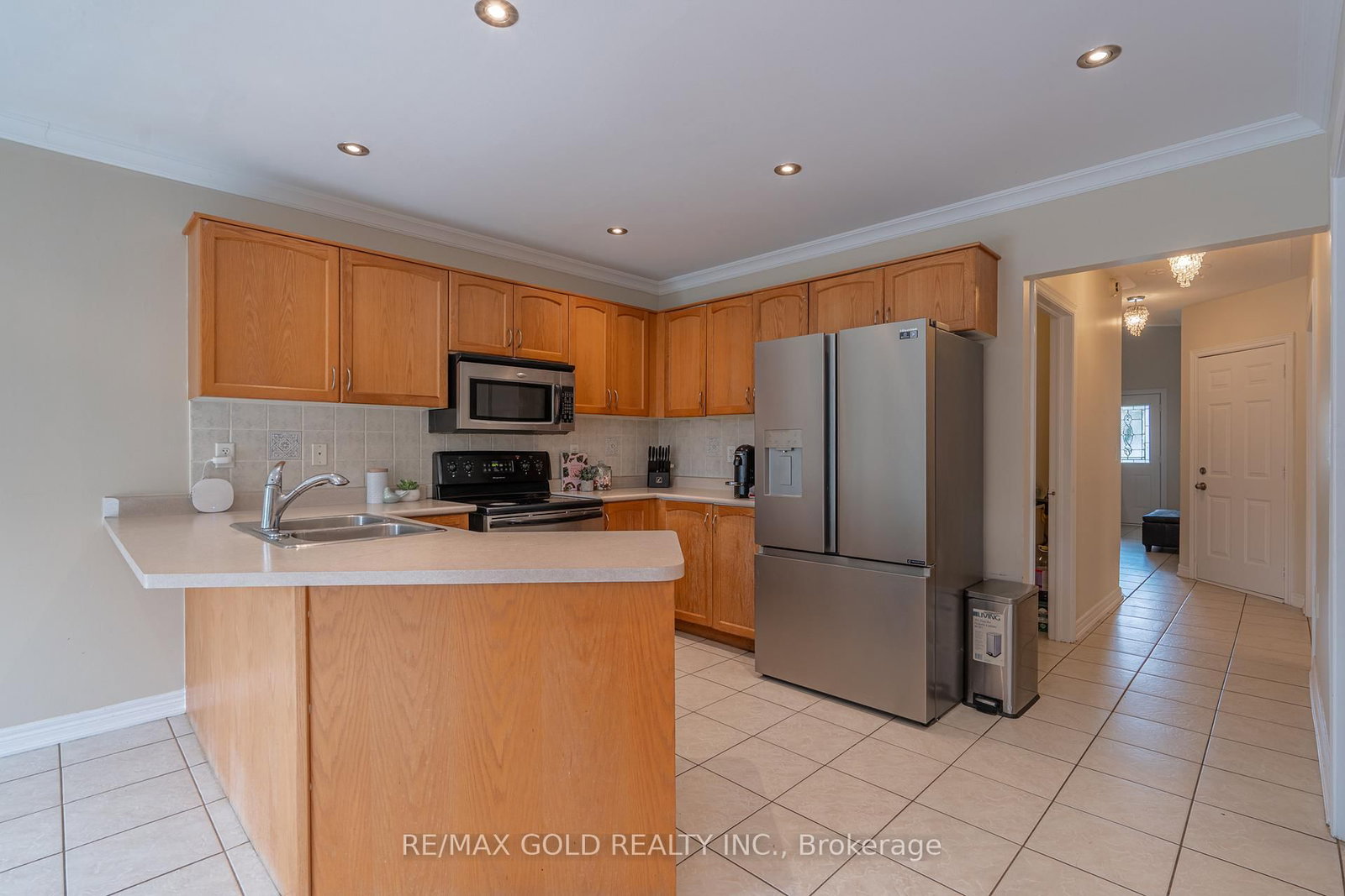 409 Fernforest Drive • Brampton, ON photo 8