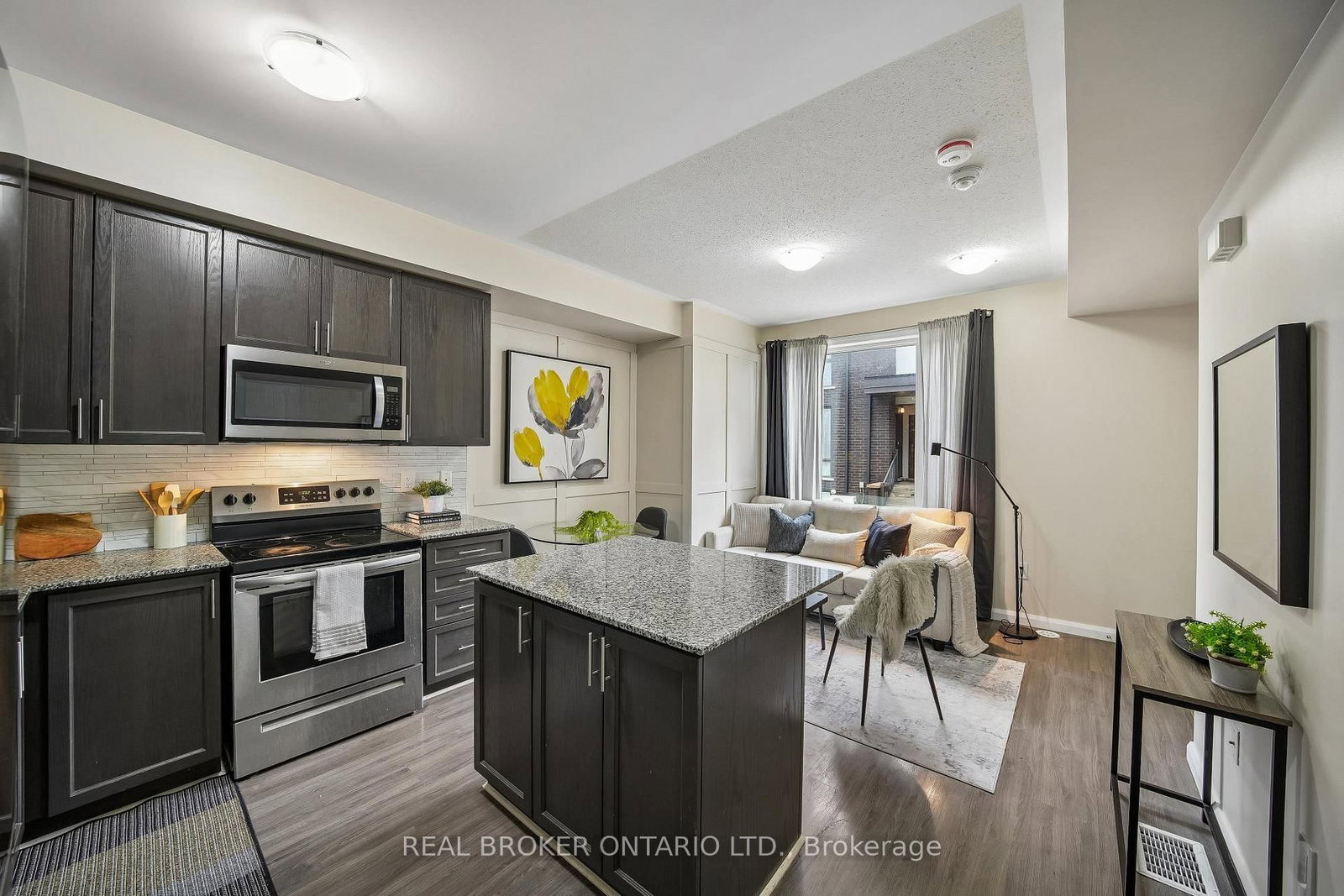 26 Fieldway Road • #46 • Toronto, ON photo 8