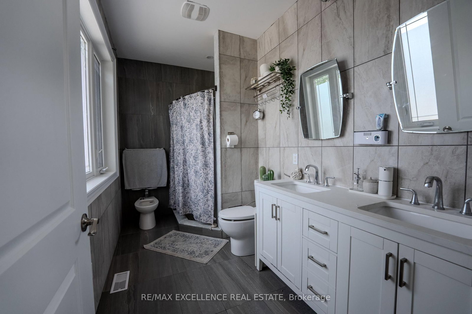 21 Elizabeth Street • Halton Hills, ON photo 13