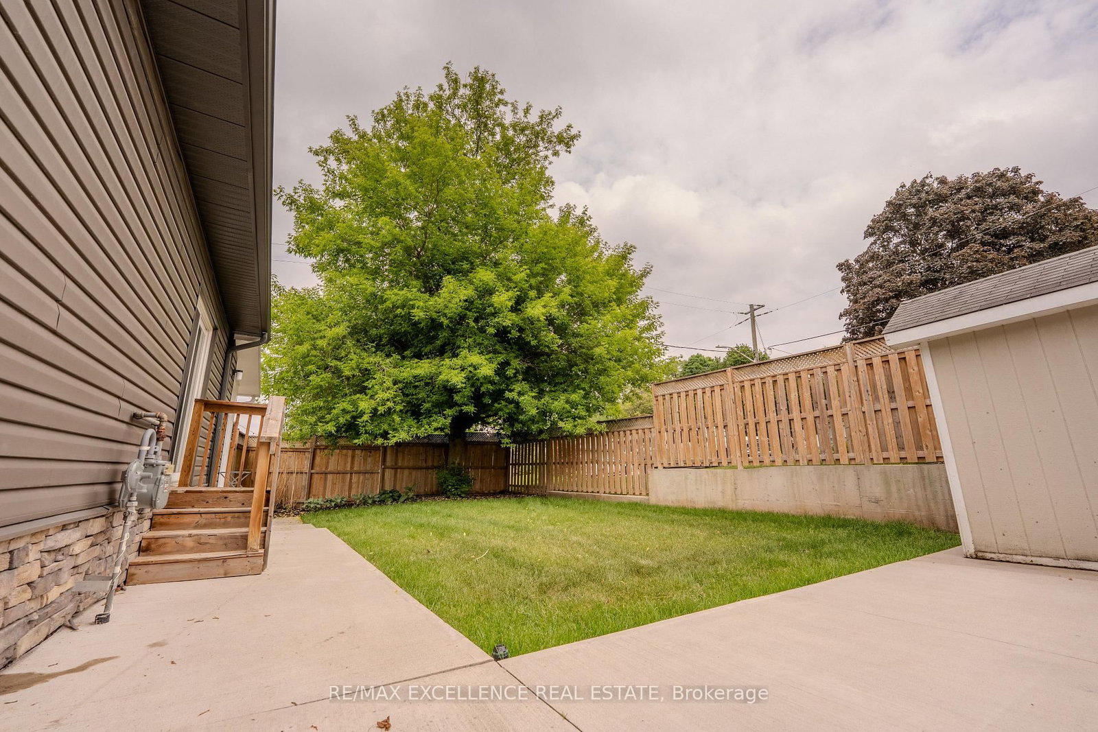 21 Elizabeth Street • Halton Hills, ON photo 37
