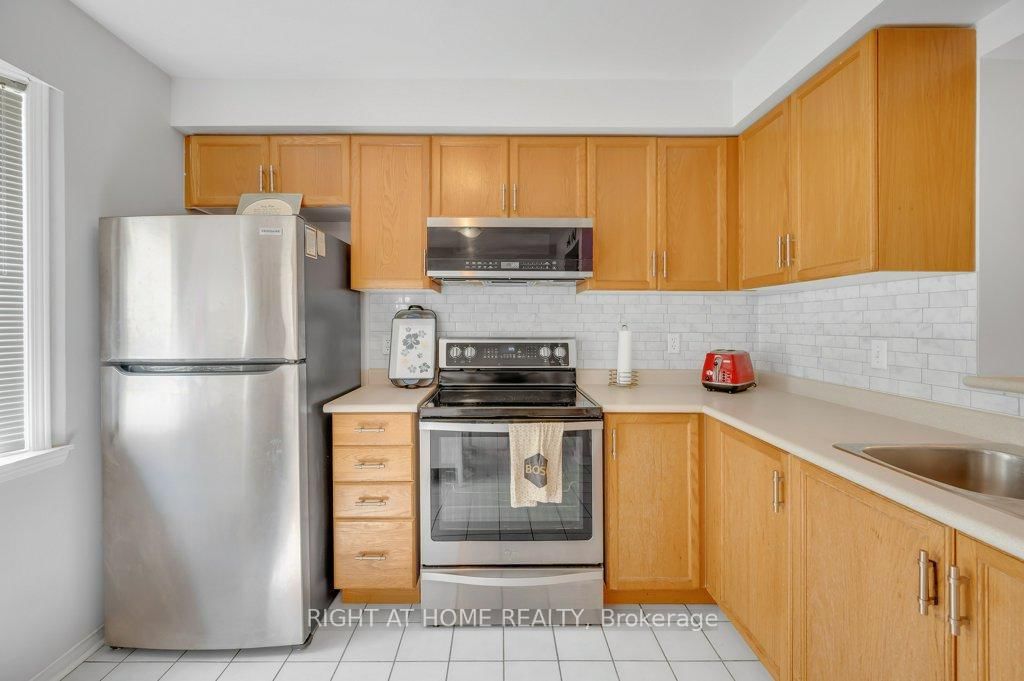 2300 Brays Lane • #9 • Oakville, ON photo 15