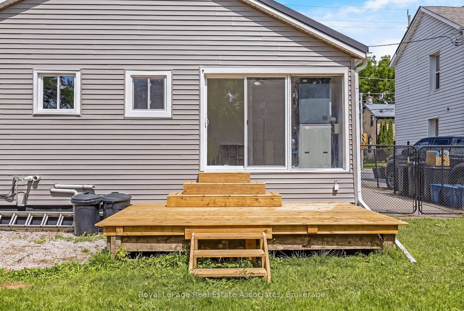 98 Main Street N • Halton Hills, ON photo 39