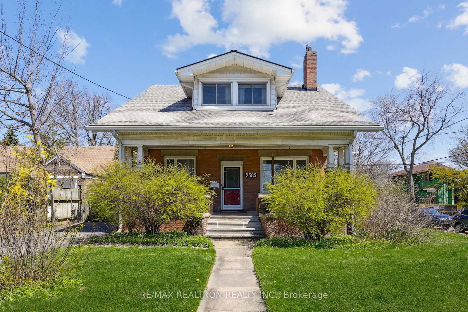 Lower Level-2585 Lake Shore Blvd, Toronto, view 2