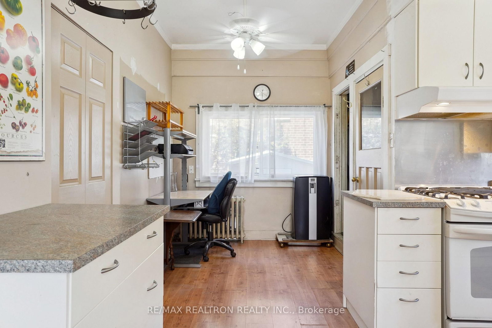 Main Level 2 Bedroom-2585 Lake Shore Blvd, Toronto, view 17