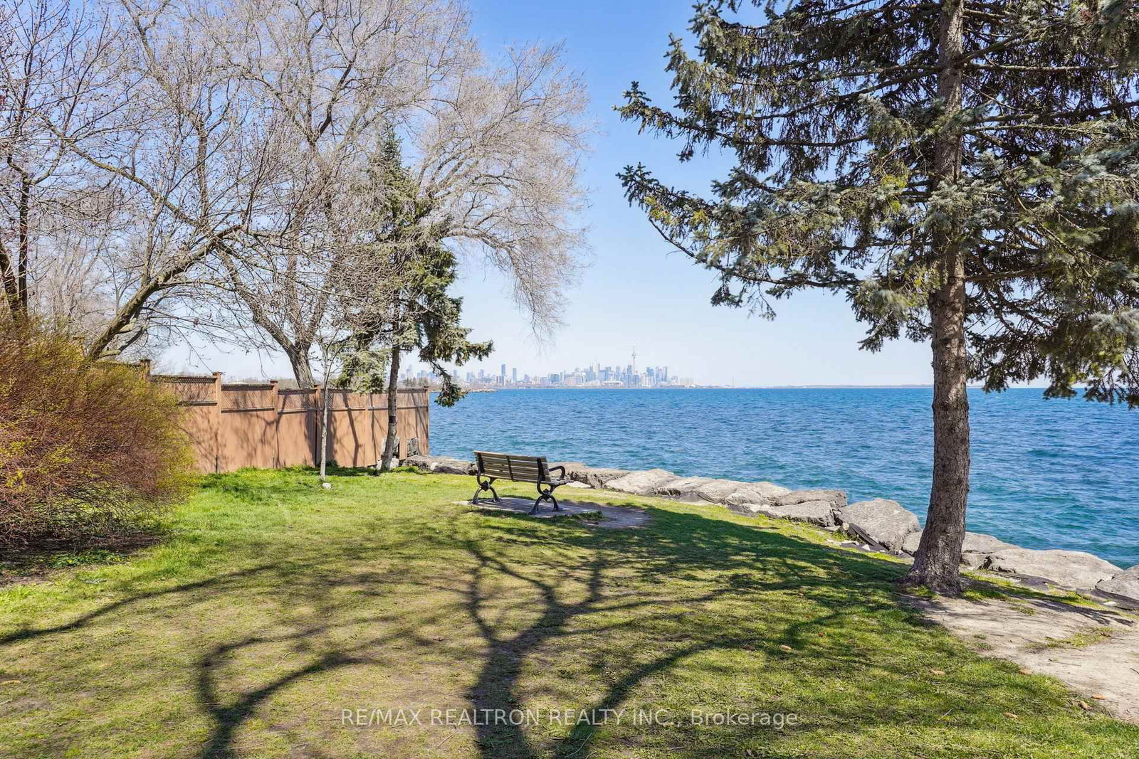 Main Level 2 Bedroom-2585 Lake Shore Blvd, Toronto, view 24