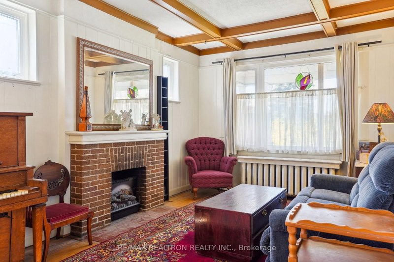 Main Level 2 Bedroom - 2585 Lake Shore Boulevard W
