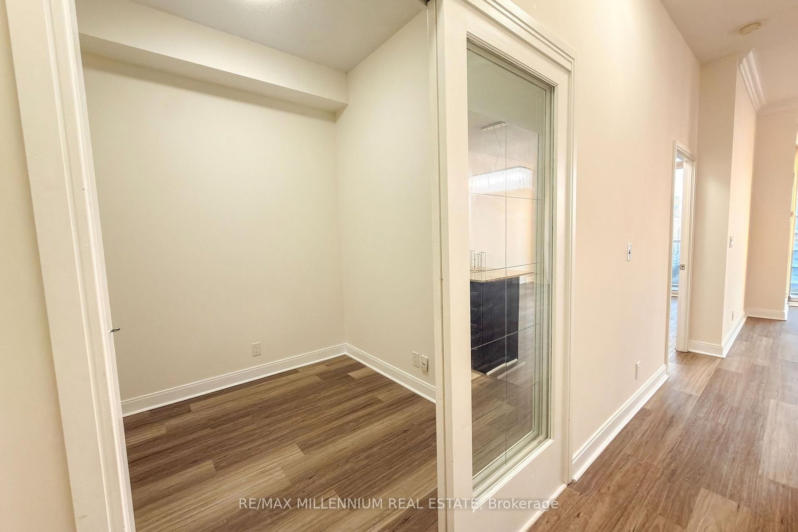 LPH06-80 Absolute Ave, Mississauga, view 10