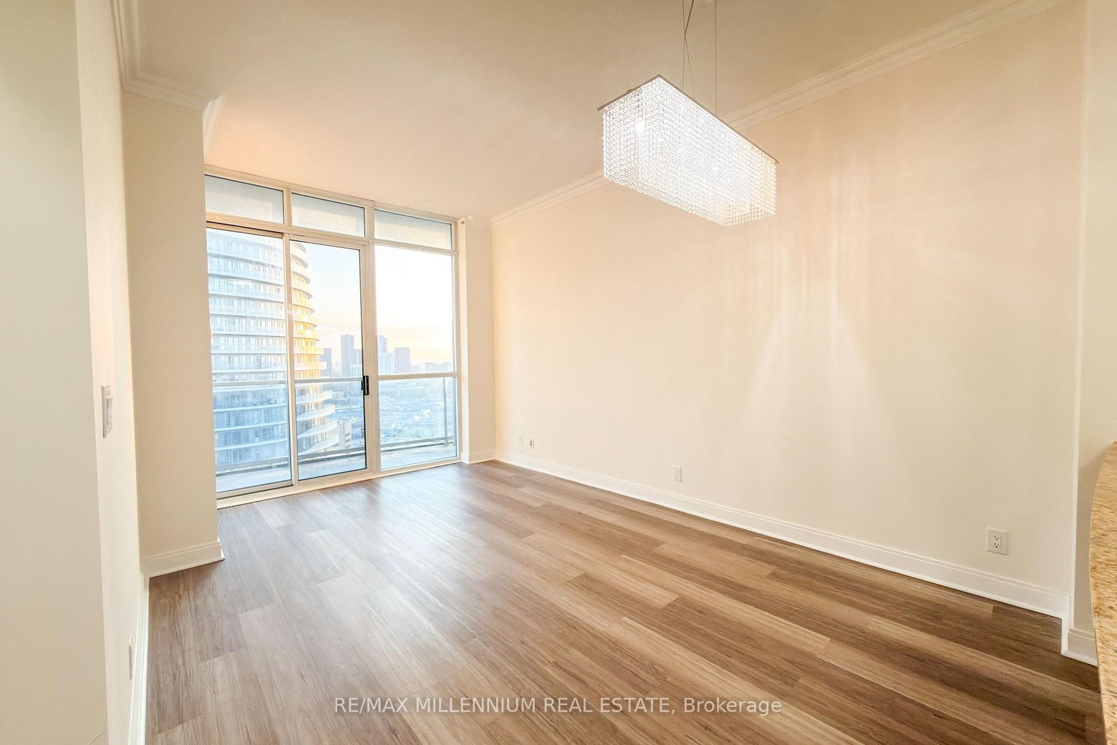 LPH06-80 Absolute Ave, Mississauga, view 16