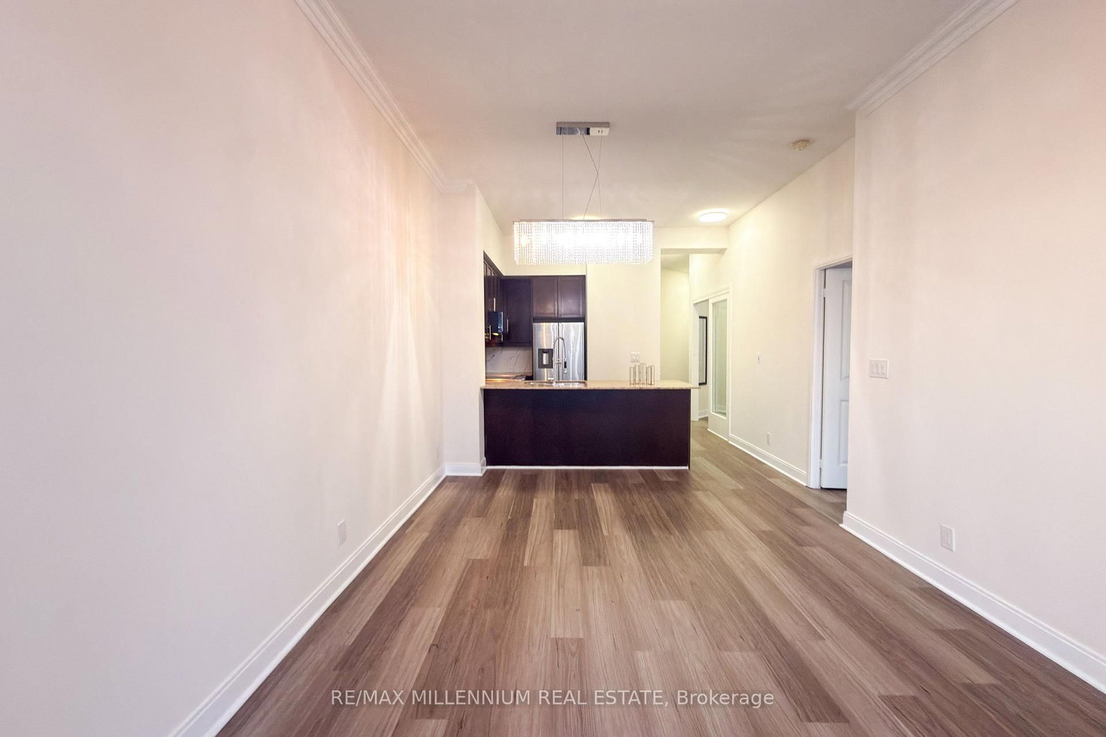 LPH06-80 Absolute Ave, Mississauga, view 21
