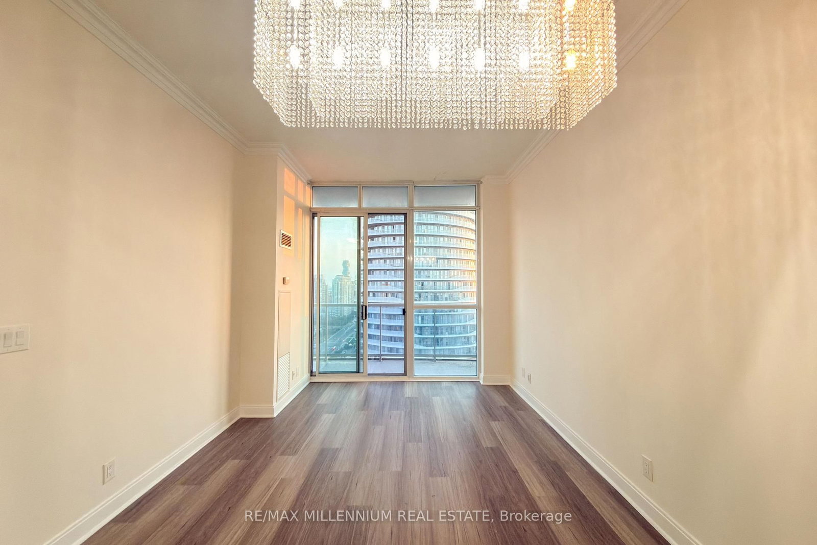 LPH06-80 Absolute Ave, Mississauga, view 23