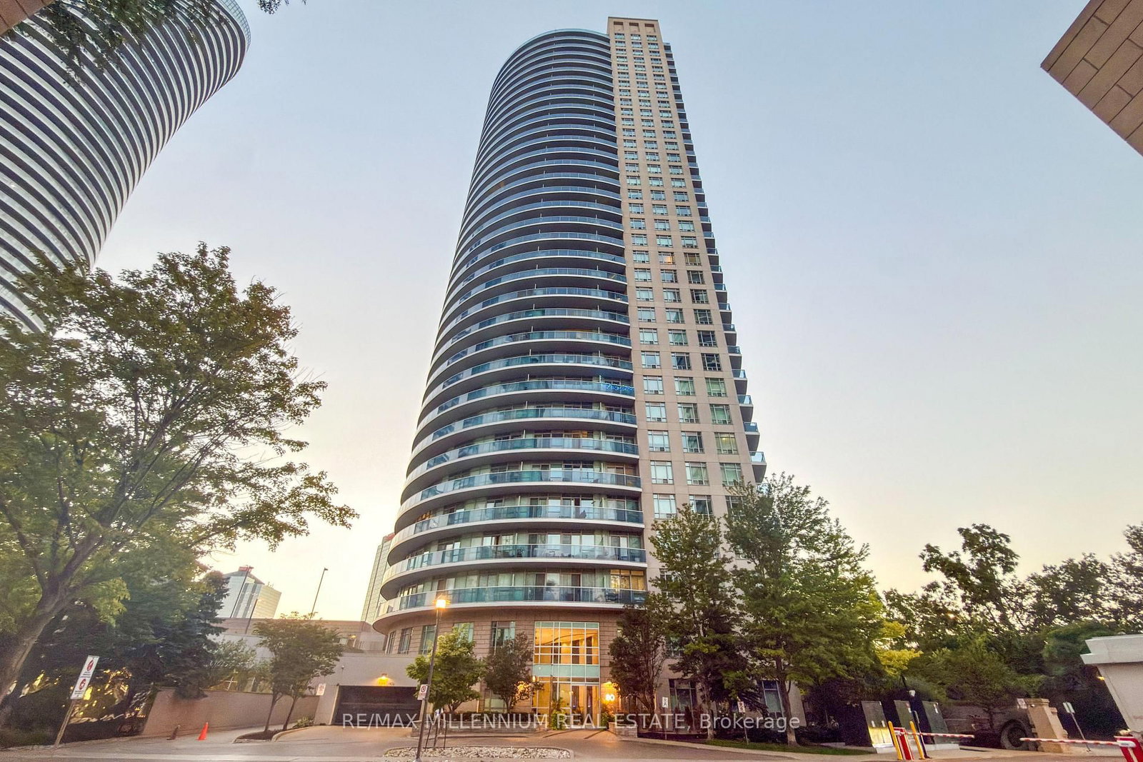 LPH06-80 Absolute Ave, Mississauga, view 3
