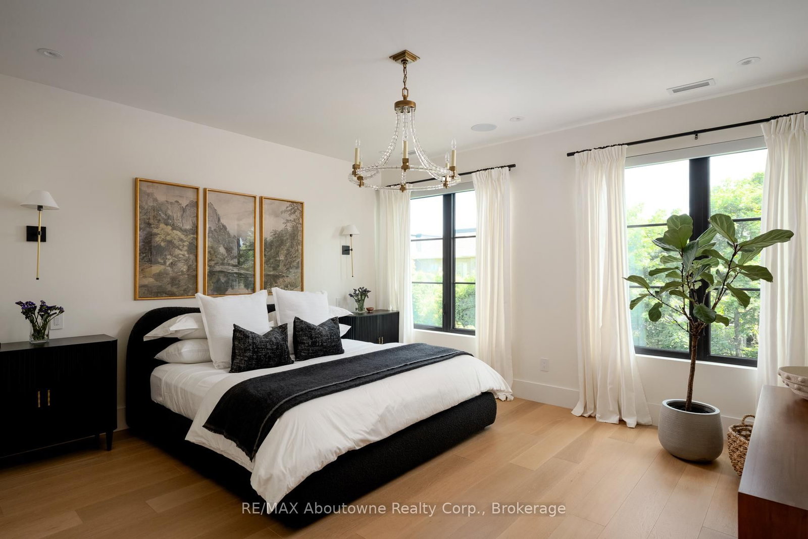 203 Weybourne Road • Oakville, ON photo 18