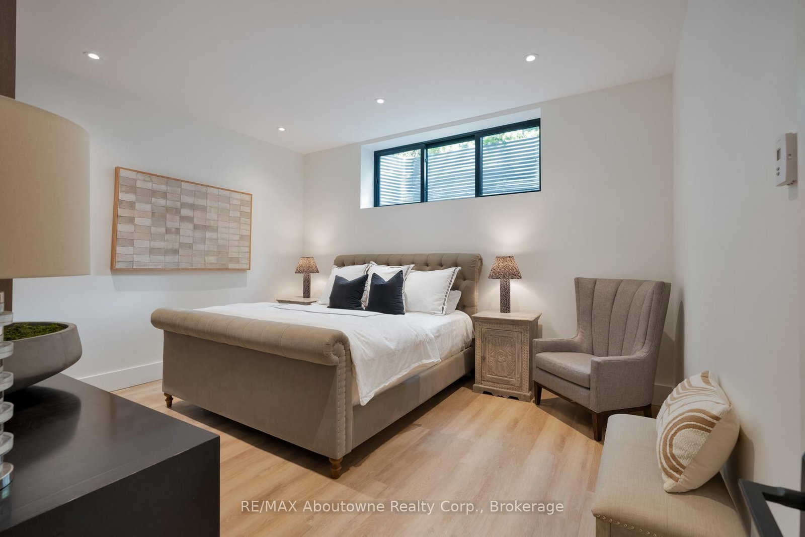 203 Weybourne Road • Oakville, ON photo 32