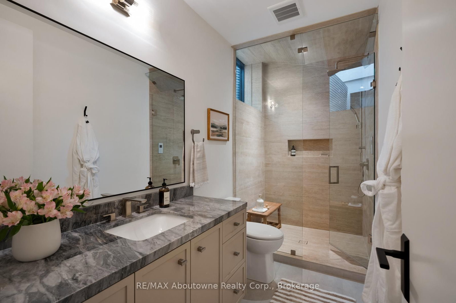 203 Weybourne Road • Oakville, ON photo 33