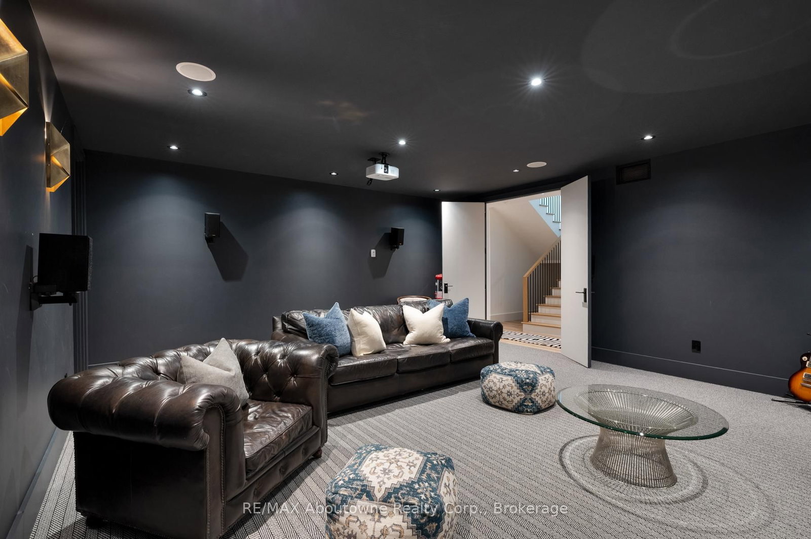 203 Weybourne Road • Oakville, ON photo 36