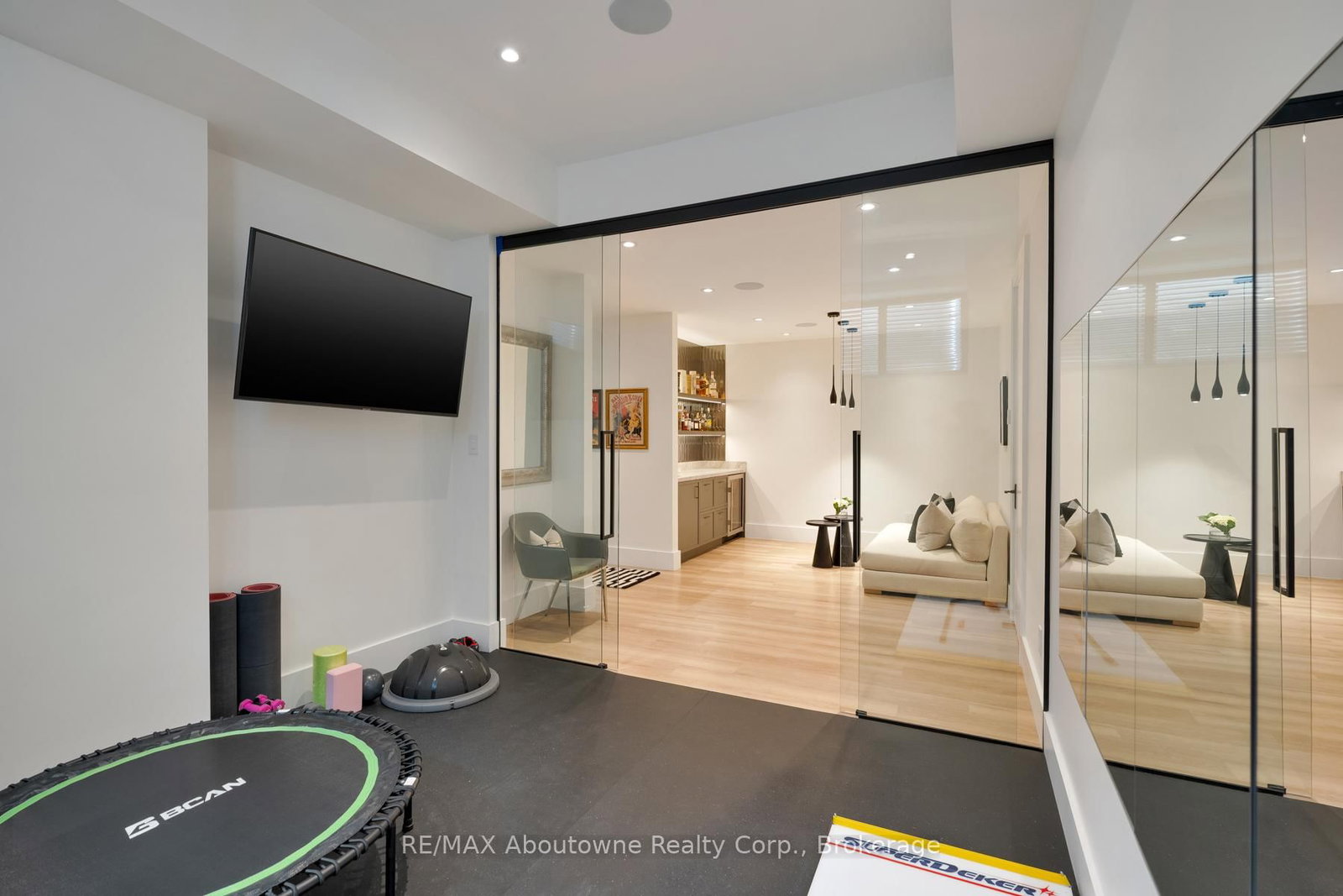 203 Weybourne Road • Oakville, ON photo 39