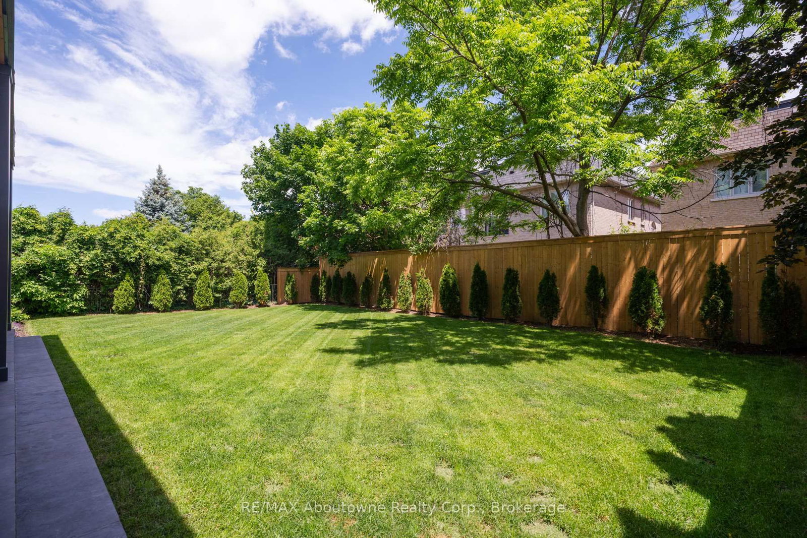 203 Weybourne Road • Oakville, ON photo 46