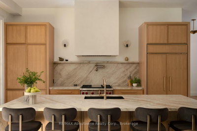 203 Weybourne Road • Oakville, ON photo 9