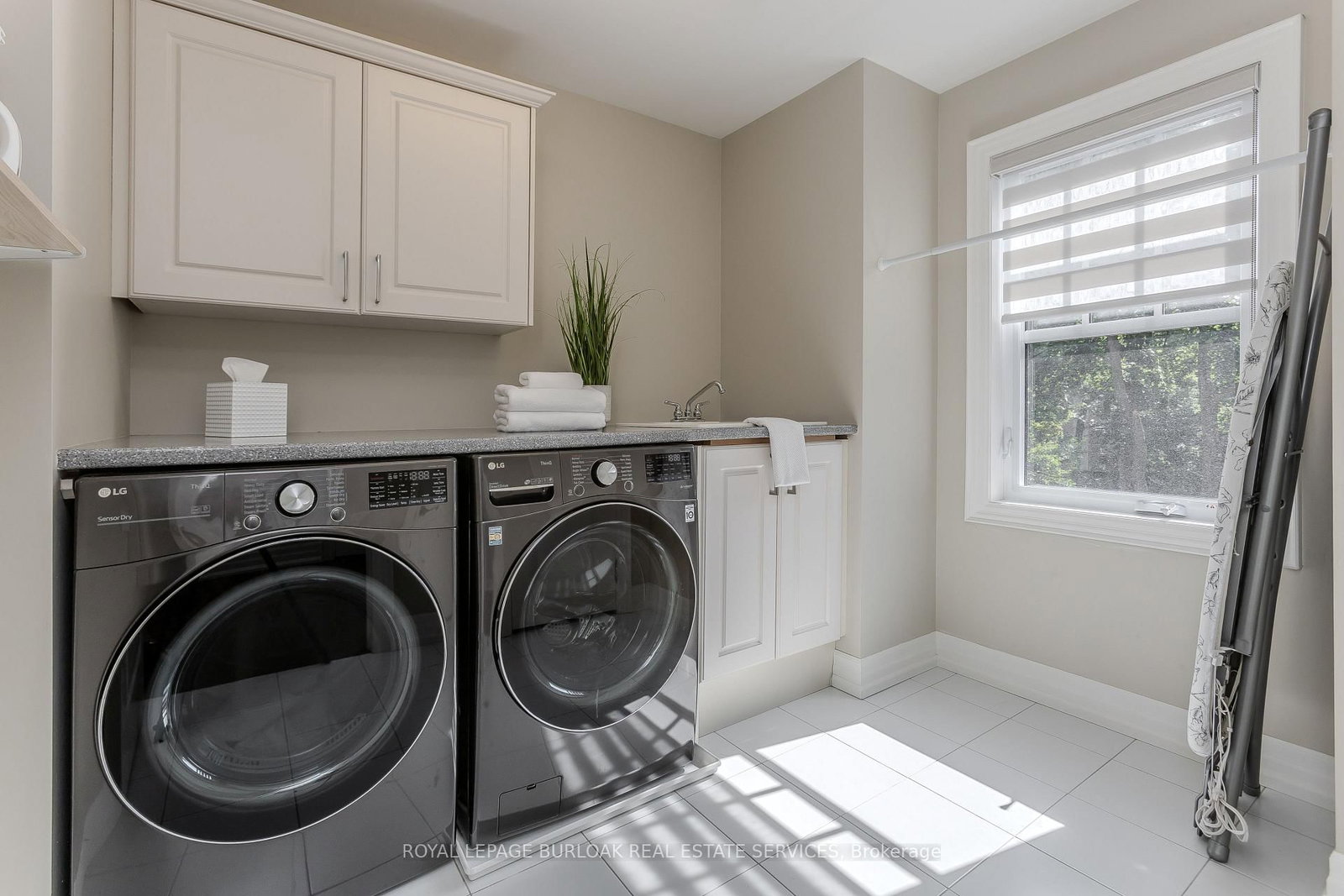 2061 Maria Street • #1 • Burlington, ON photo 20