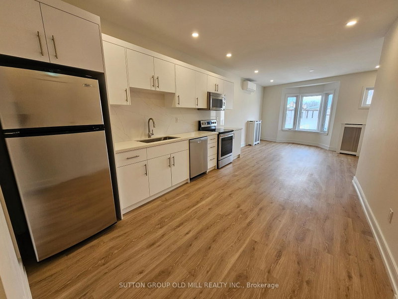2nd Floor - 3293 Dundas Street W