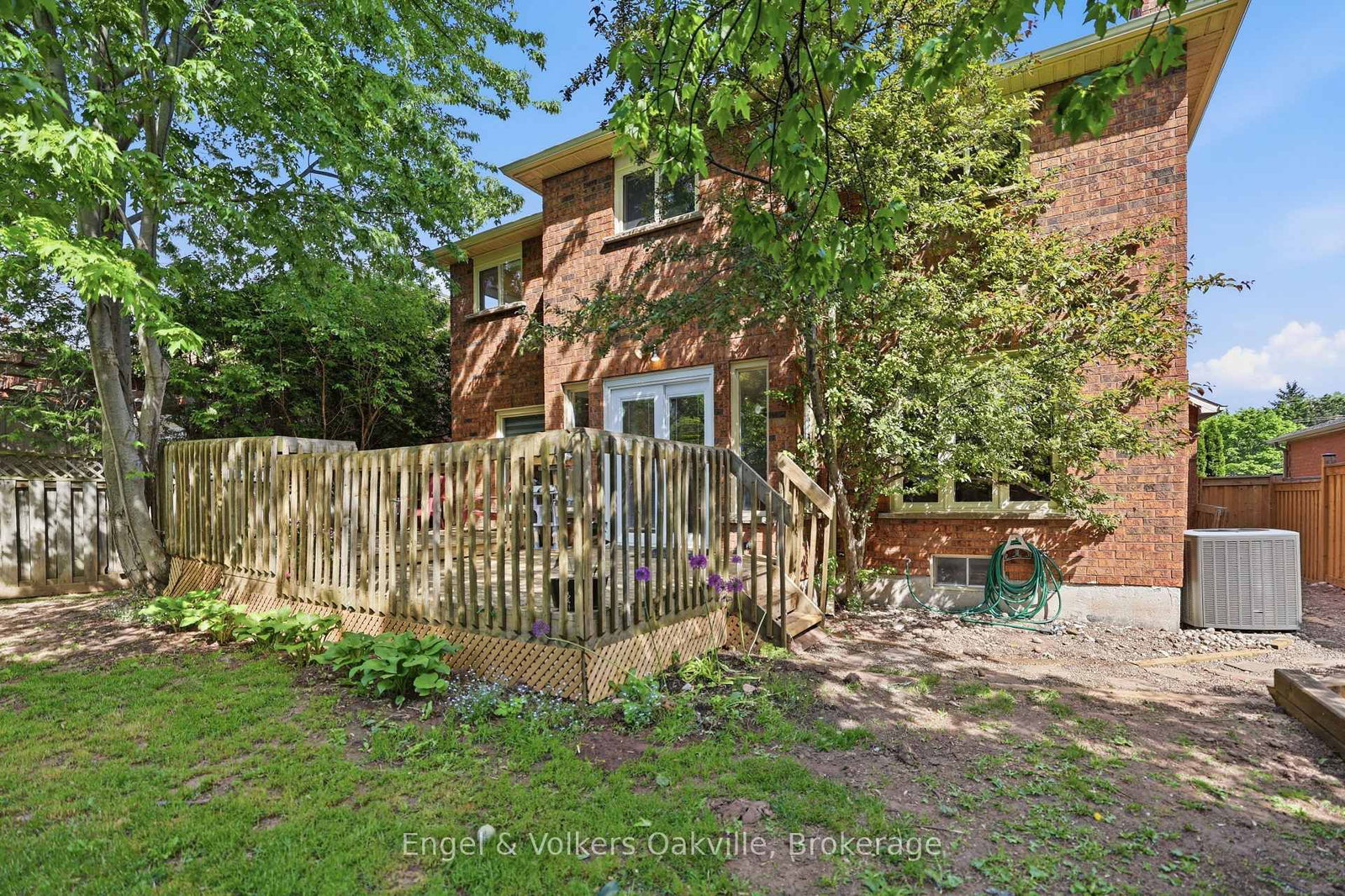 1245 Creekside Drive • Oakville, ON photo 17