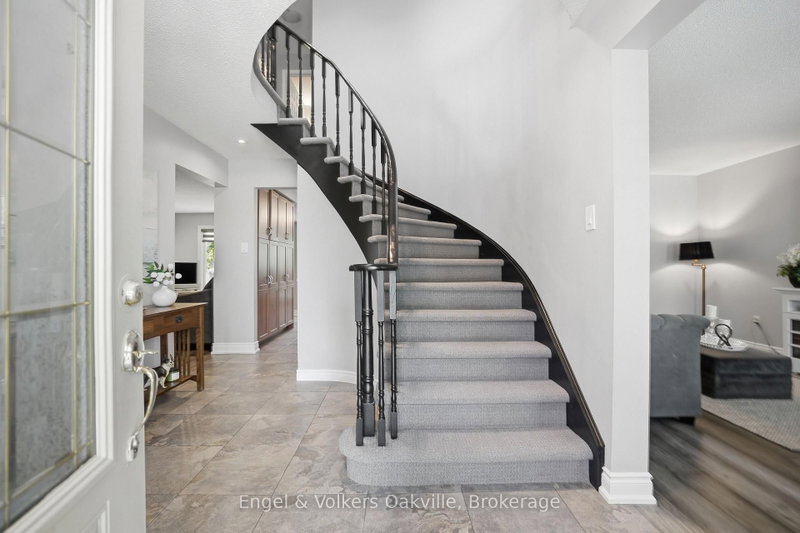 1245 Creekside Drive
