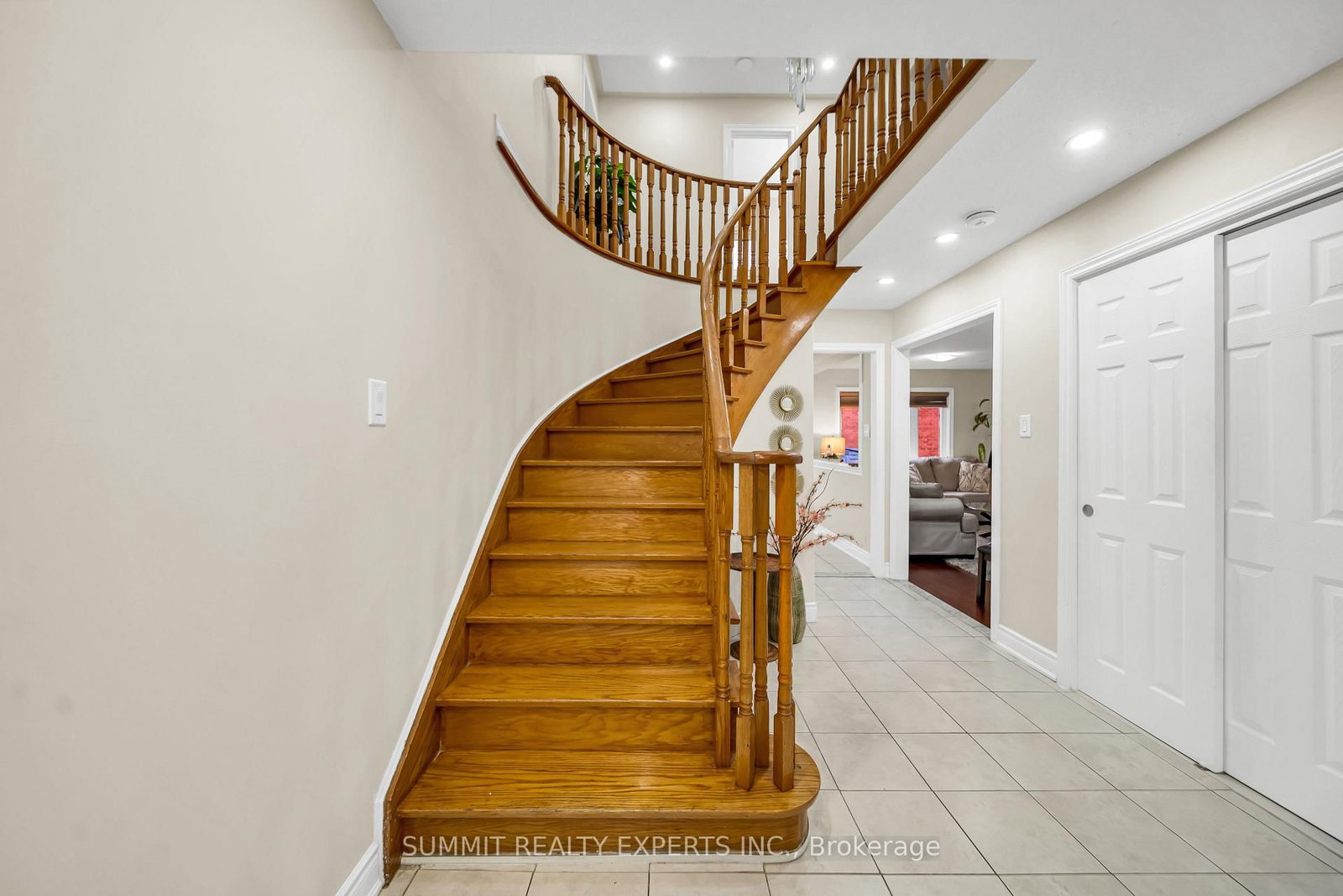 29 Coronation Circle • Brampton, ON photo 21