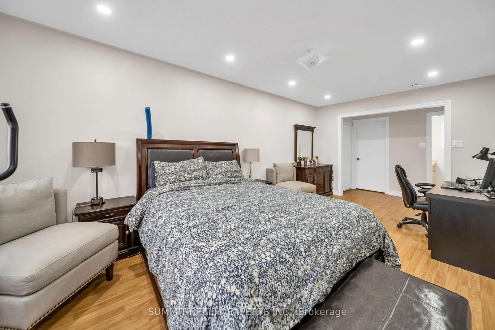 29 Coronation Circle • Brampton, ON photo 38