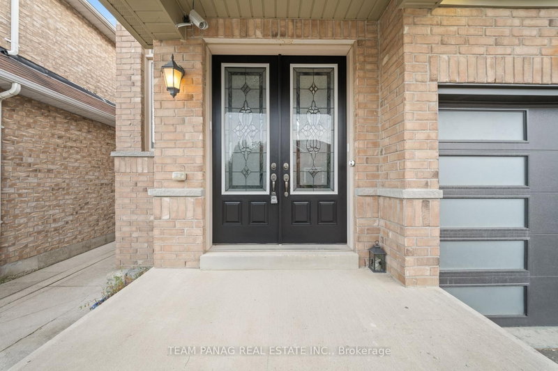 91 Campwood Crescent