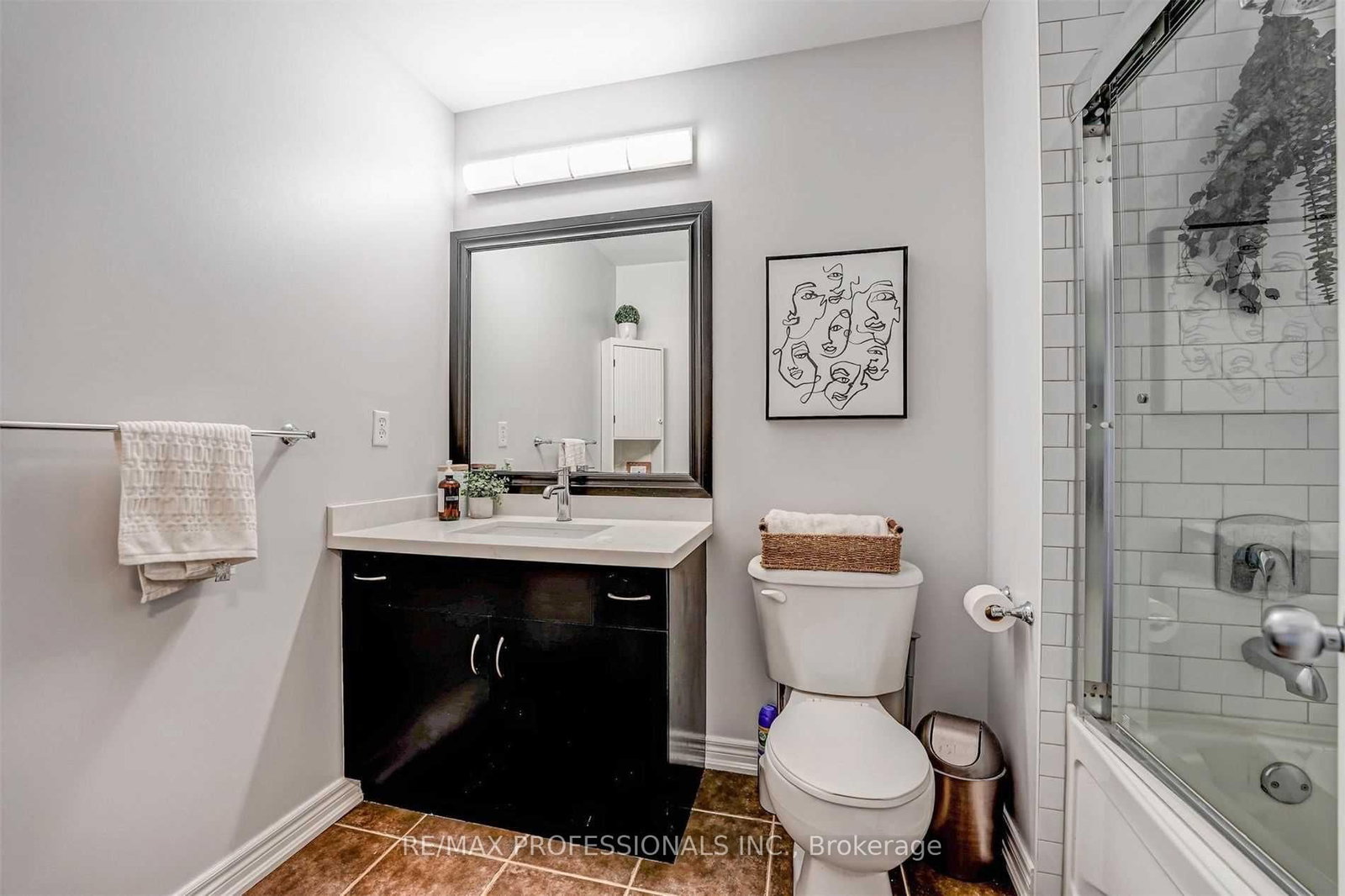 676 Rowley Common • Burlington, ON photo 12