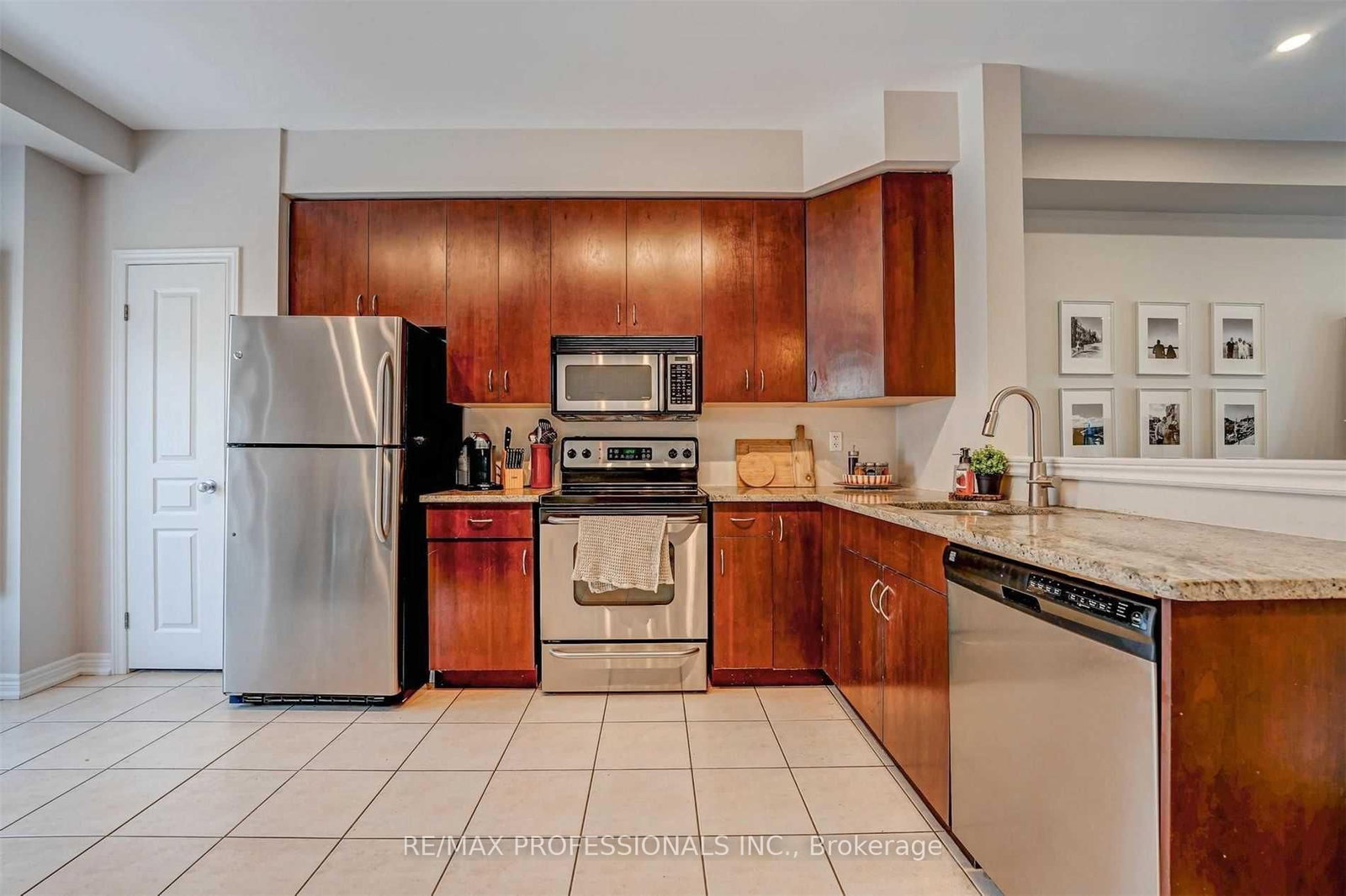 676 Rowley Common • Burlington, ON photo 16