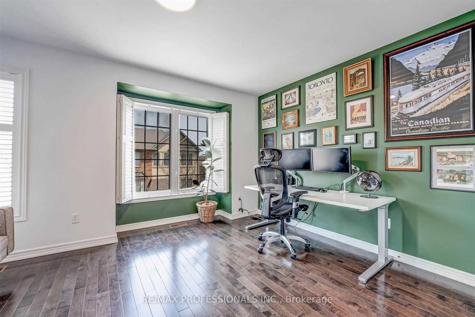 676 Rowley Common • Burlington, ON photo 21