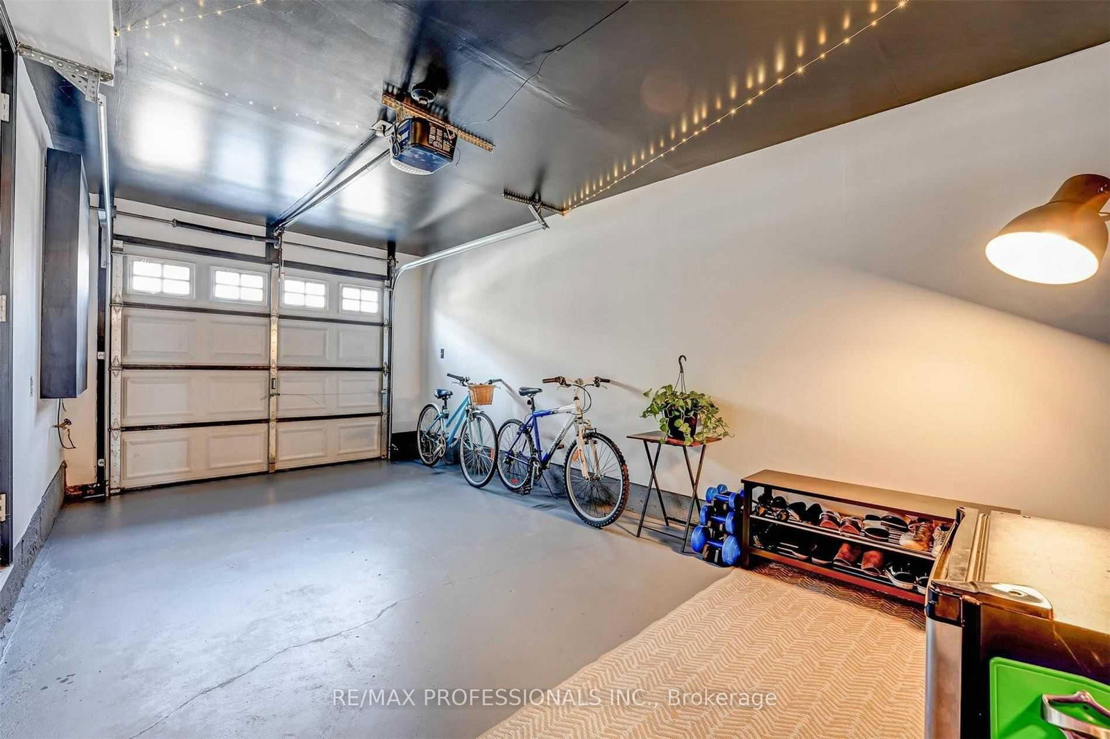 676 Rowley Common • Burlington, ON photo 30