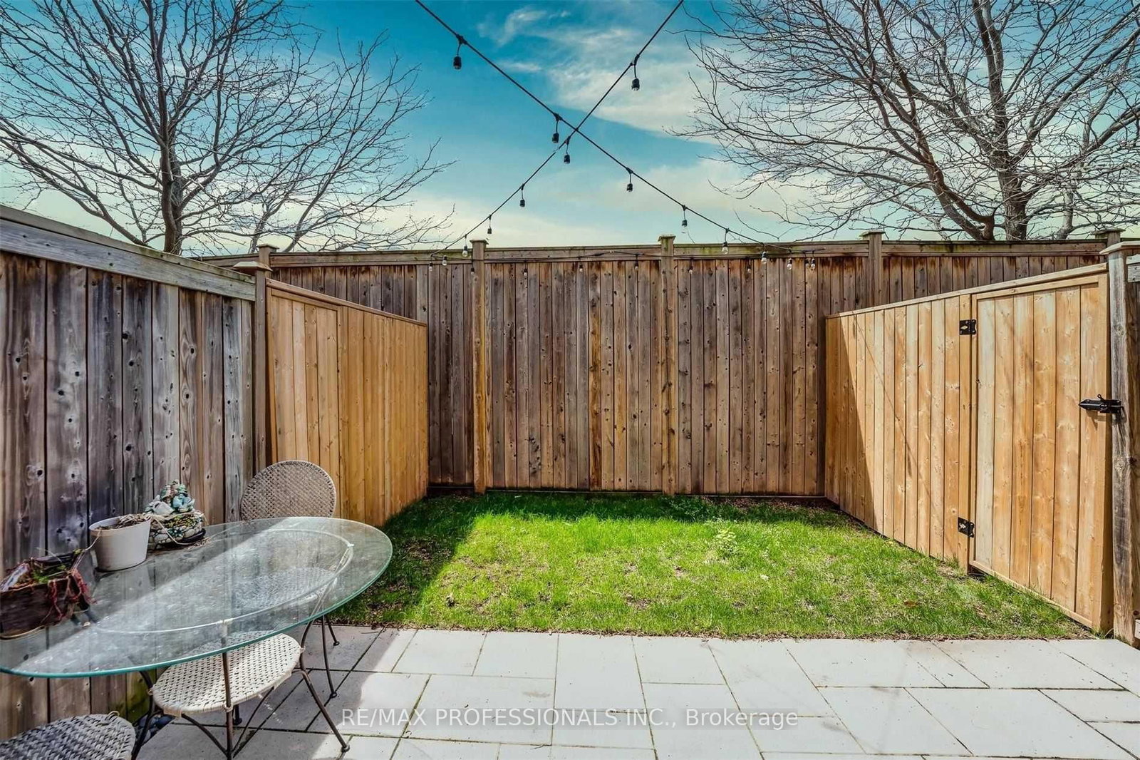 676 Rowley Common • Burlington, ON photo 31