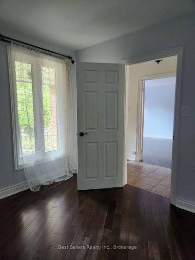 12 Bowshelm Mississauga,ON L5N 1K1 — Photo 13