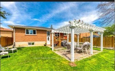 12 Bowshelm Mississauga,ON L5N 1K1 — Photo 8