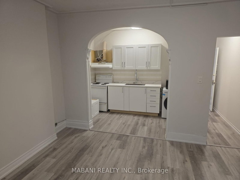 2239 Dundas Street W