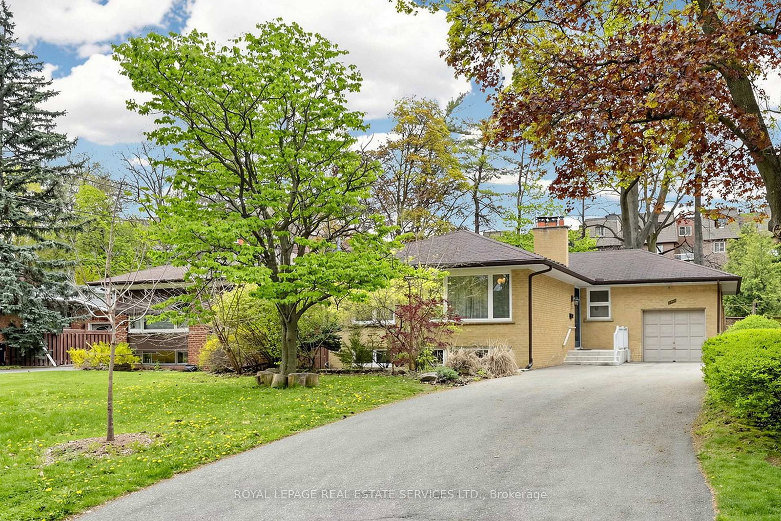 3009 O'Hagan Drive • Mississauga, ON photo 2