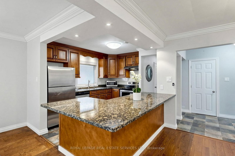 3009 O\'Hagan Mississauga,ON L5C 2C4 — Photo 6