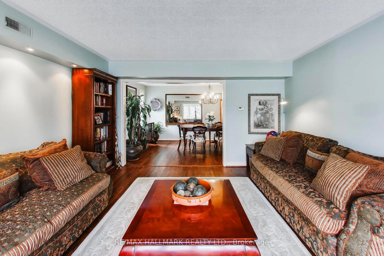 76 Ashbourne Drive • Toronto, ON photo 6