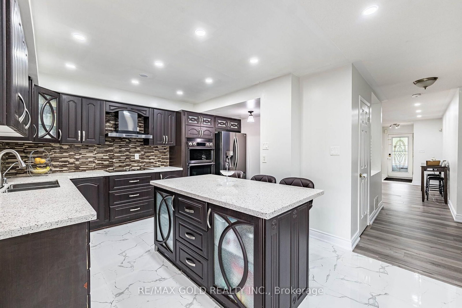 60 Four Seasons Circle • Brampton, ON photo 12
