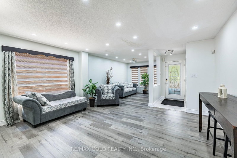 60 Four Seasons Brampton,ON L7A 2A7 — Photo 6