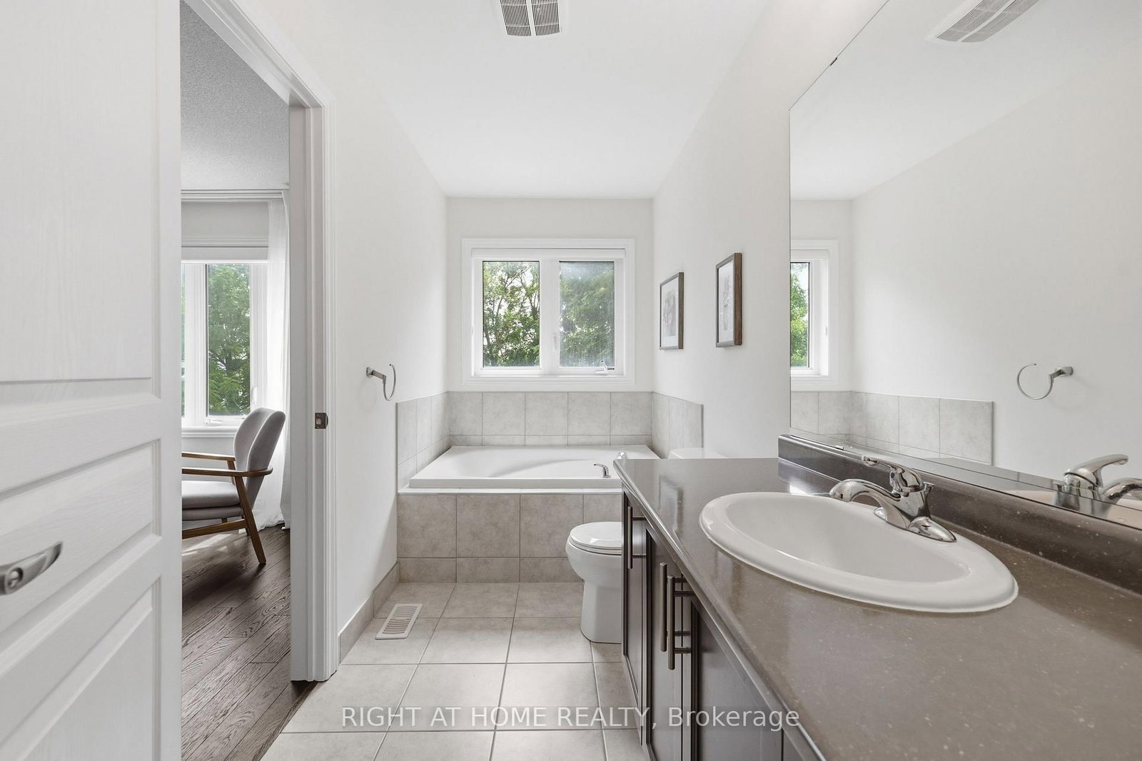 52 Upper Canada Court • Halton Hills, ON photo 18