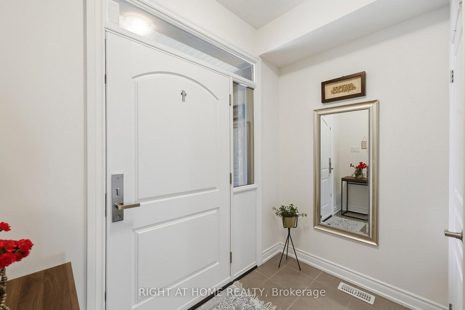 52 Upper Canada Court • Halton Hills, ON photo 4