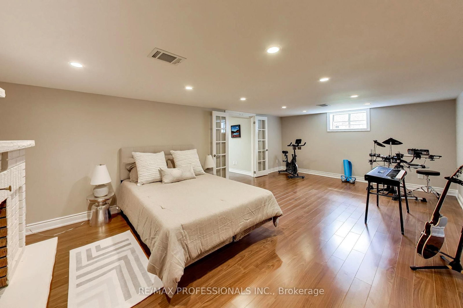 24 Beaverbrook Avenue • Toronto, ON photo 27